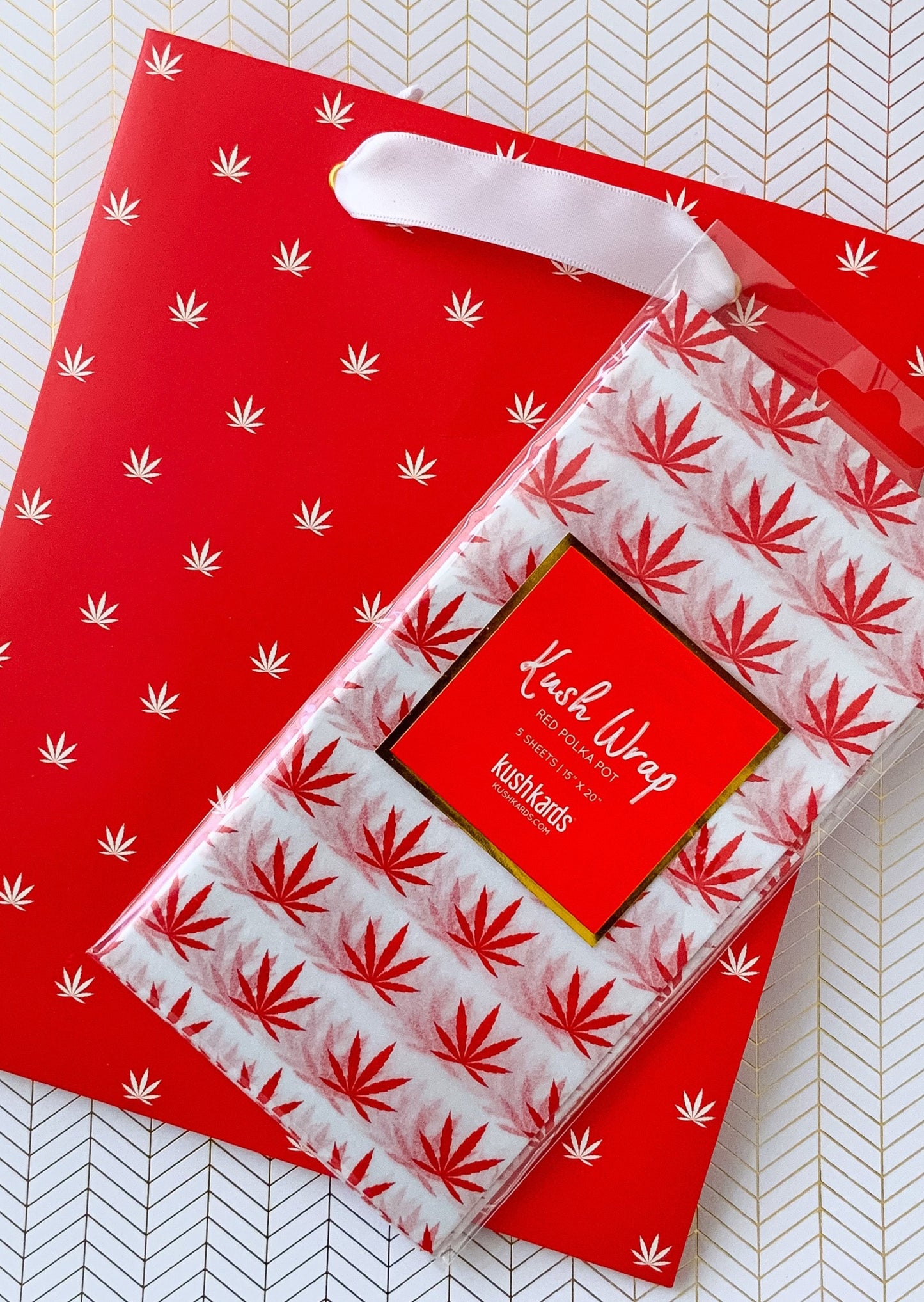 Red & White Pot Leaf Print Gift Bag & Tissue Paper